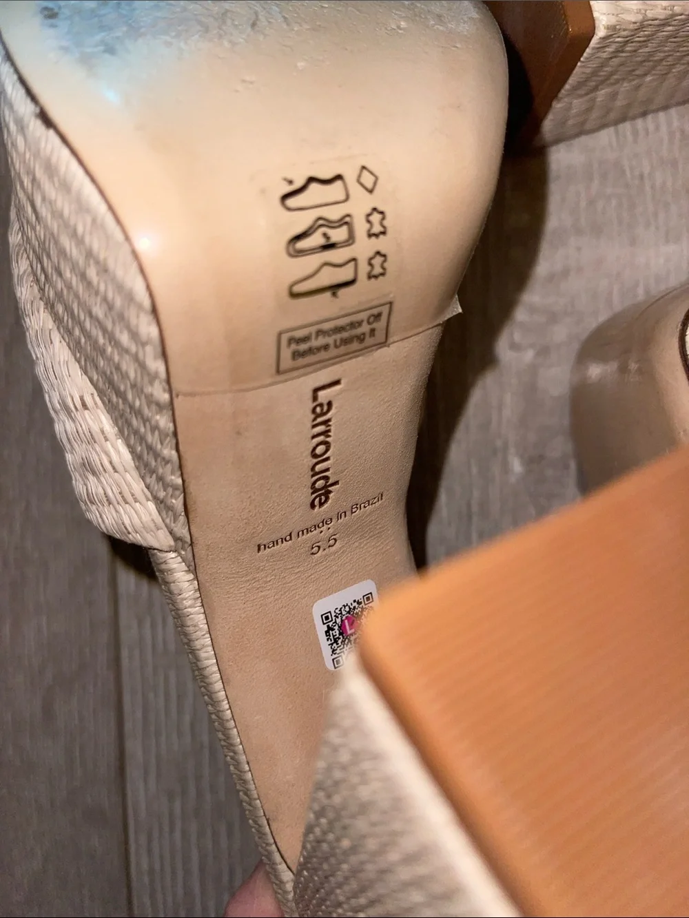 🥥🍨🍨Larroude Cream Woven Block Heel Sandals 5.5- worn once!🍨🍨🥥